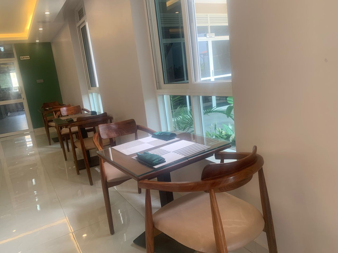 Food & Drinks, AK Gardens Hotel, Ibanda
