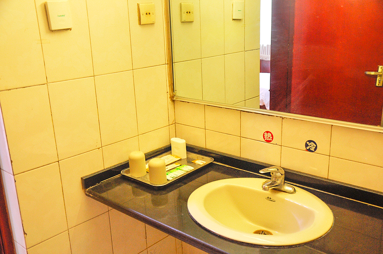 Bathroom 4, Hi Inn Linfen Railway Station Pingyang Square, Linfen
