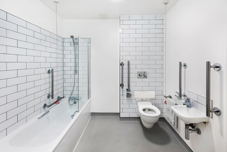 Bathroom 4, Chapter Highbury I in London, London