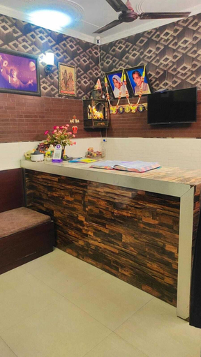 Public Area, Shri Sai Guest House - Opp Azadpur Main Mandi, Delhi