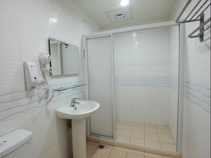 Bathroom, Amir Bed and Breakfast, Hualien