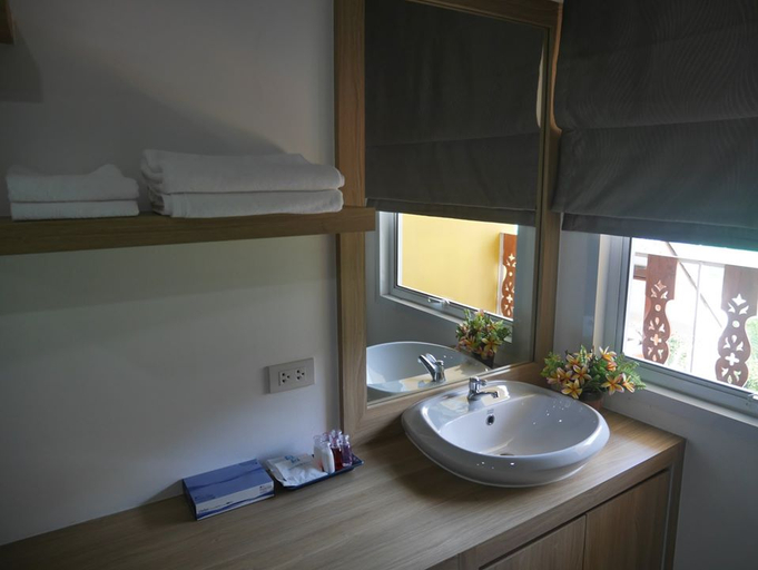 Bathroom 4, Nine Smiths Hotel Chiang Mai, Muang Chiang Mai