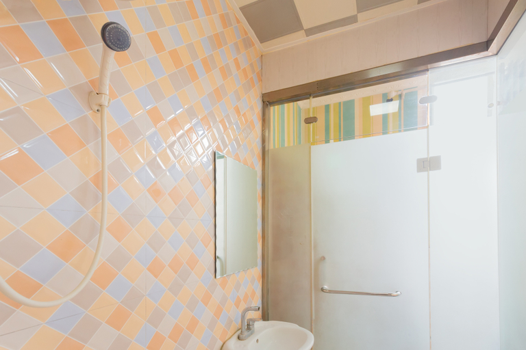 Bathroom 4, Chifeng shangjie hotel long-distance bus station store, Chifeng