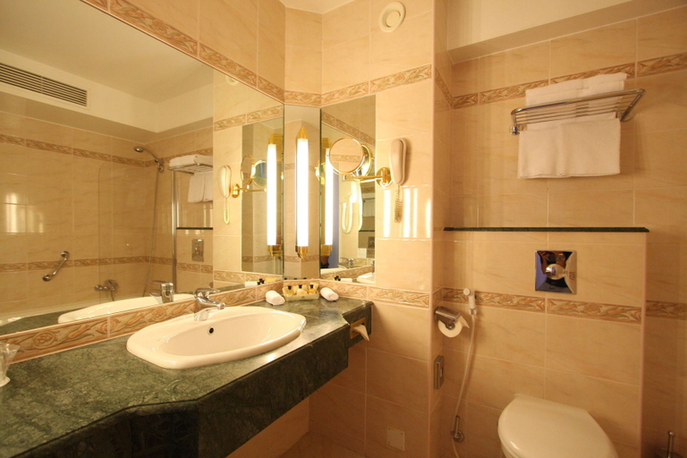 Bathroom 5, Hotel Corsica & SPA Serena, Haute-Corse