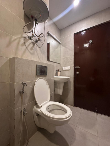 Bathroom 4, Hotel Shore I Faridabad, Faridabad