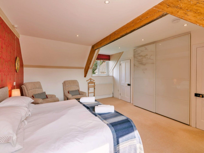 Room 5, Premium Meadow Lodge in Errol, Devon