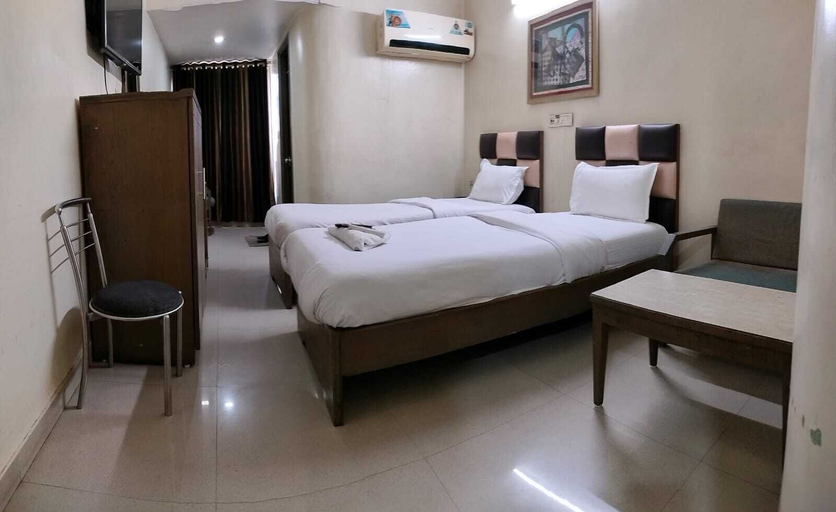Bedroom 3, Hotel Zenith Surat, Surat