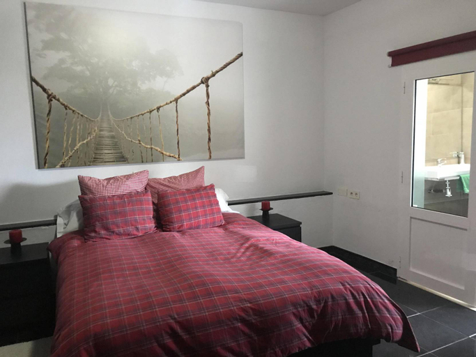 Bedroom 2, Corona Roja Apartments, Las Palmas