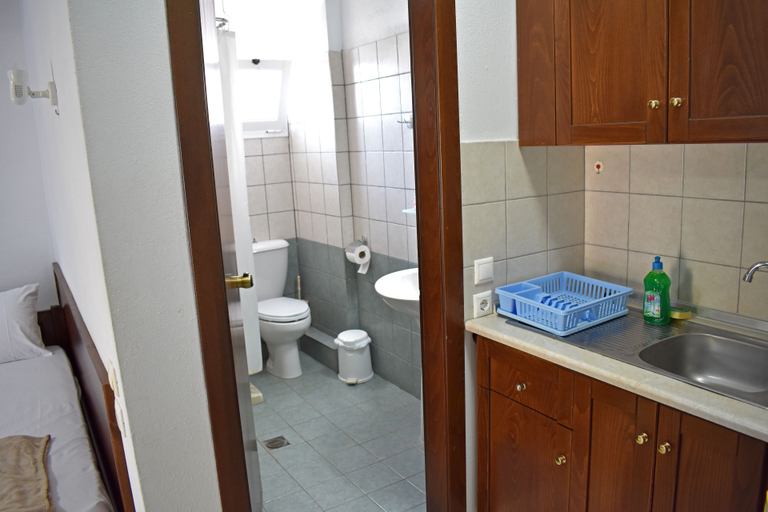 Bathroom 5, Galanis Hotel, Central Macedonia
