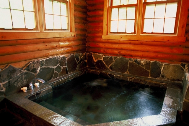 Bathroom 4, The Pageant, Nikkō