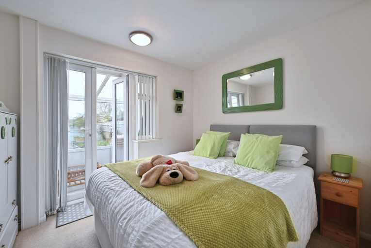 Room 5, Historic Wiltshire Garden Cottage, East Sussex
