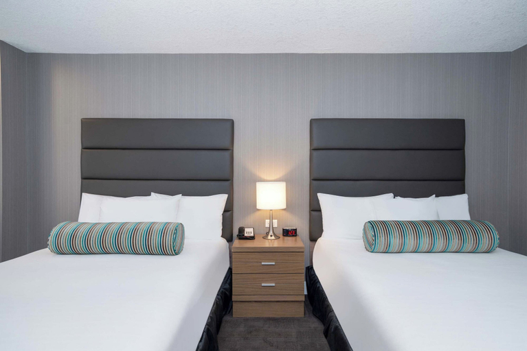 Bedroom 5, Sandman Signature Calgary Downtown Hotel, Division No. 6