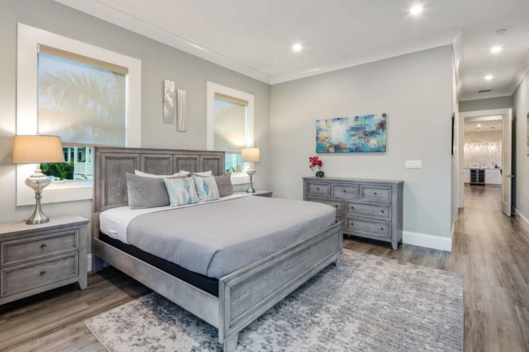 Room 2, Seagate House by Brightwild Waterfront w Dock, Monroe