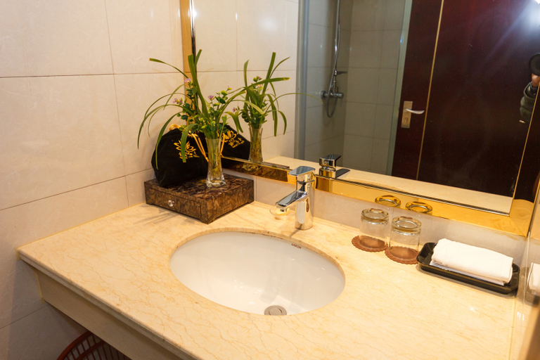 Bathroom 3, Qing He Hotel, Hangzhou