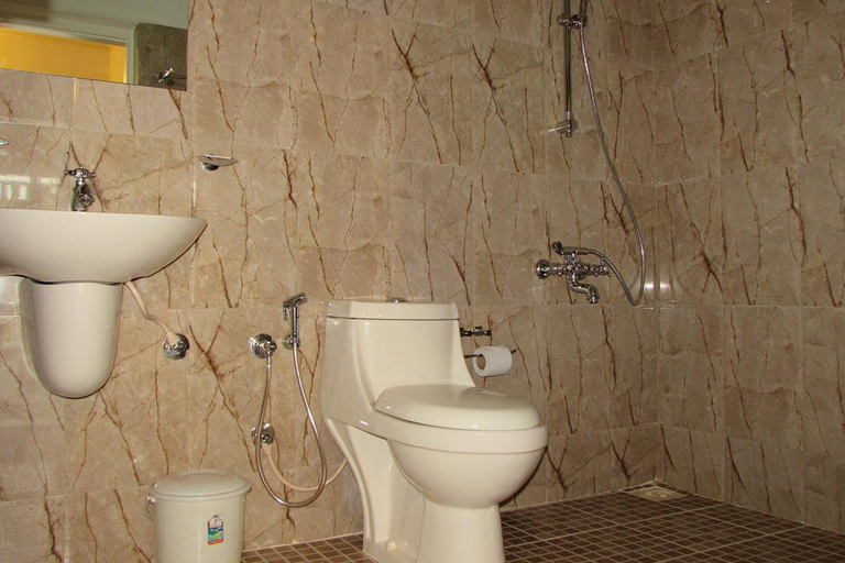 Bathroom, The Malabar Beach Resort & Ayurvedic Spa, Kannur