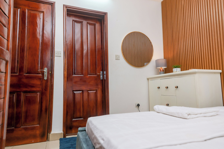 Bedroom 2, T-Square Residence Makepe, Wouri