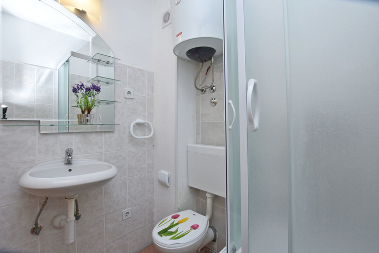 Bathroom 5, Apartments Ana, Dugi Rat