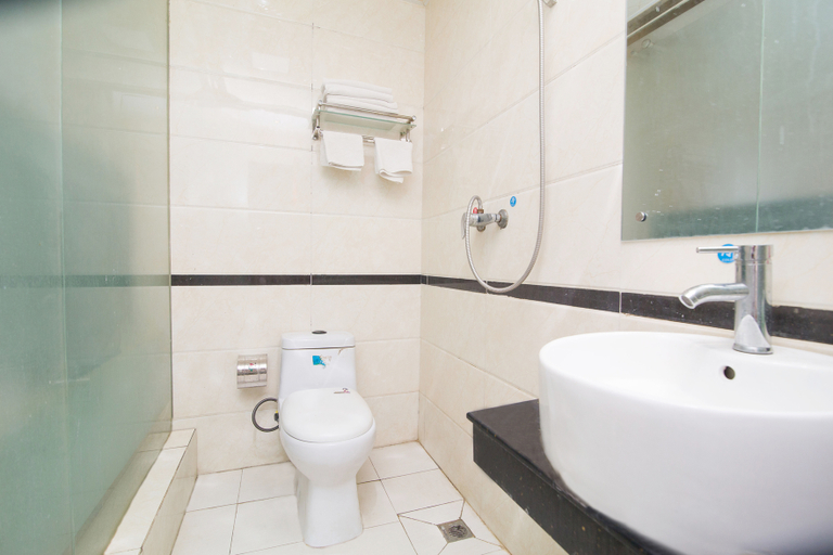 Bathroom 2, Xinsheng Hotel, Jinan
