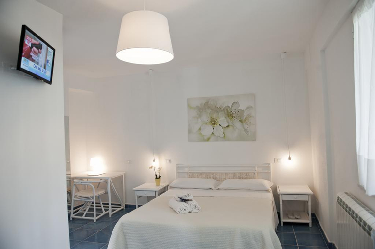 Bedroom 2, Hotel Villa Jantò, Napoli