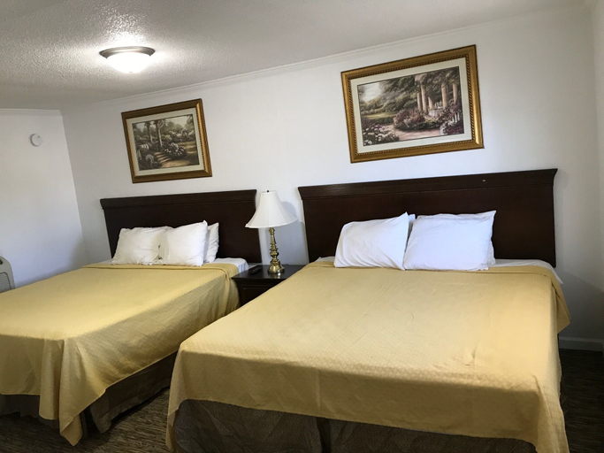 Bedroom 2, American Inn, Steuben