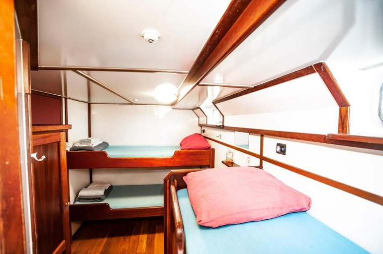 Bedroom 3, Amsterdam Hotelboat, Amsterdam