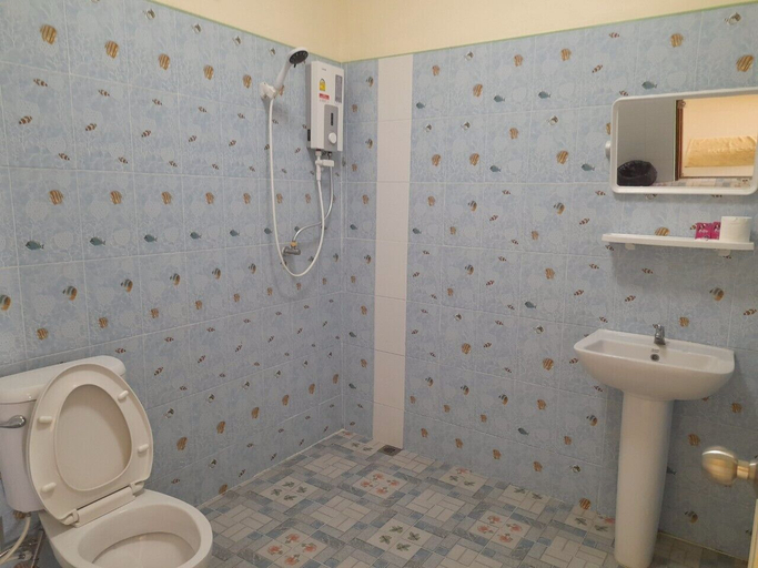 Bathroom 5, Jayzada Fang Resort, Fang