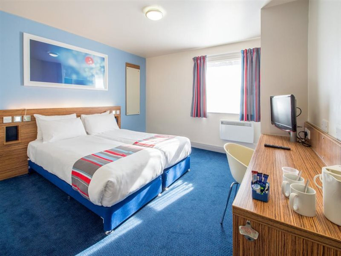 Bedroom 2, Travelodge Hereford Grafton, Herefordshire