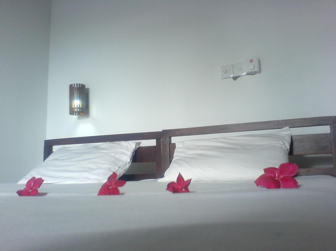 Bedroom 2, Lagoon Villa, Hikkaduwa