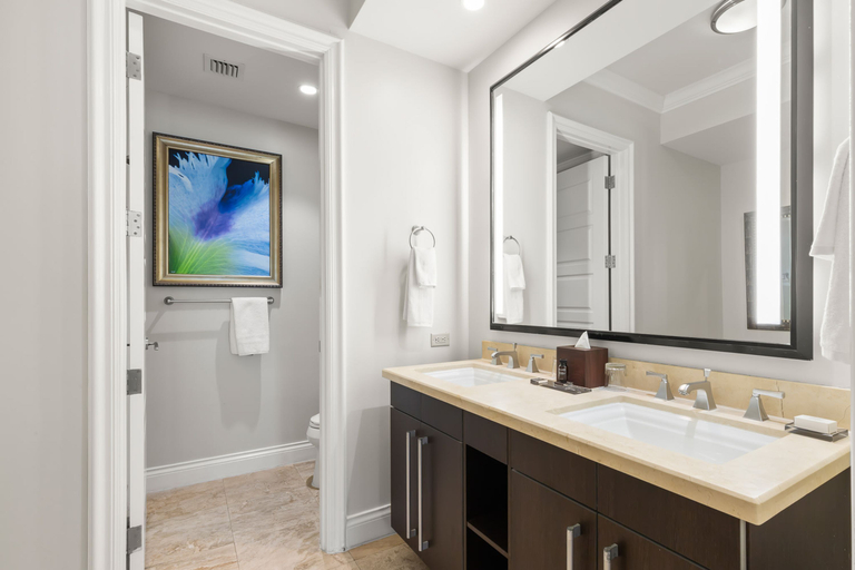 Room 4, Ocean Front 1BR Suite With Direct Beach Access, Monroe