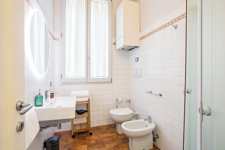 Bathroom 4, Condotta 16 Apartments, Florence