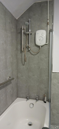 Bathroom 3, Brunant Arms Hotel, Carmarthenshire