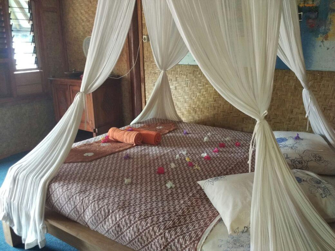 Bedroom 2, Gili Gede Island - Yut Inn Flower Paradise, Lombok