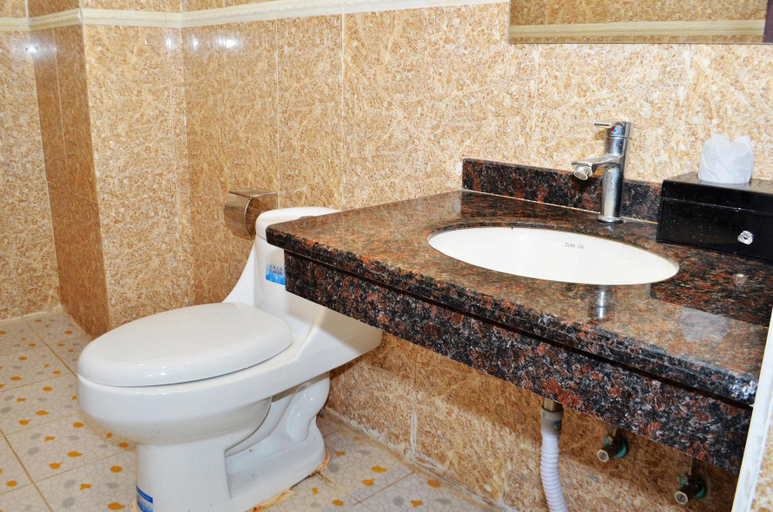 Bathroom 3, Lanhai Hotel, Huizhou