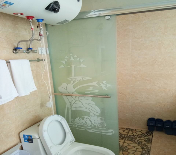 Bathroom 4, Huijia Inn, Huangshan
