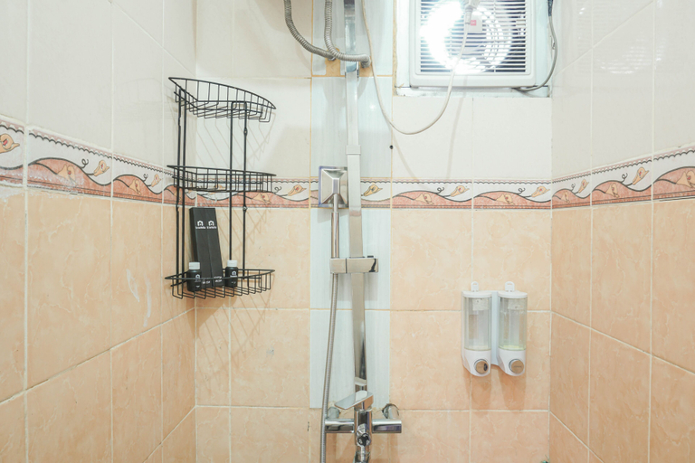 Bathroom 3, Comfy and Strategic 2BR at Menteng Square Apartment, Central Jakarta