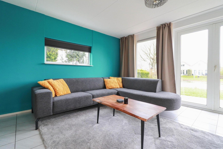 Living room 4, Comfortable 4-person Bungalow With Jetty, Wûnseradiel