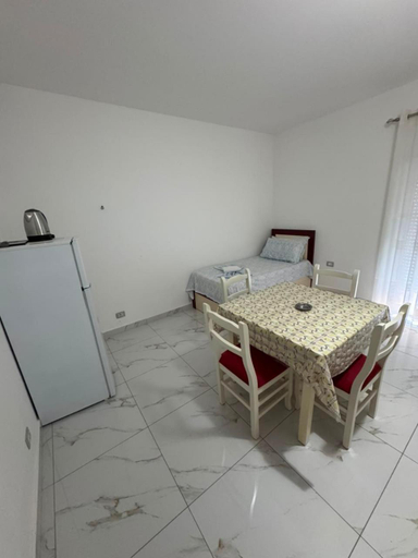 Others 5, Vila Ornela, Lezhës