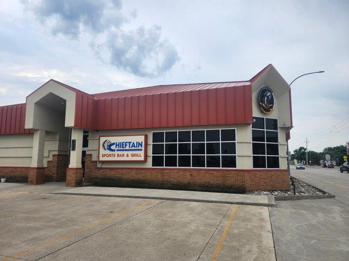 Exterior & Views, Chieftain Conference Center, Foster