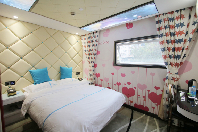 Bedroom 2, Longchen Holiday Hotel, Shanghai