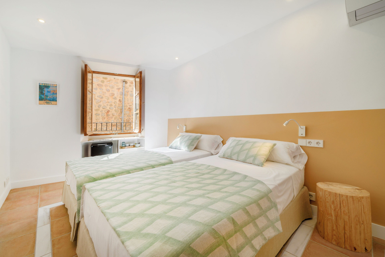 Bedroom 2, Petit Biniaraix, Baleares