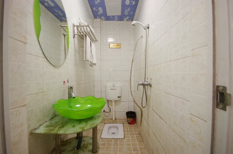 Bathroom 5, Rongxin Business, Suining