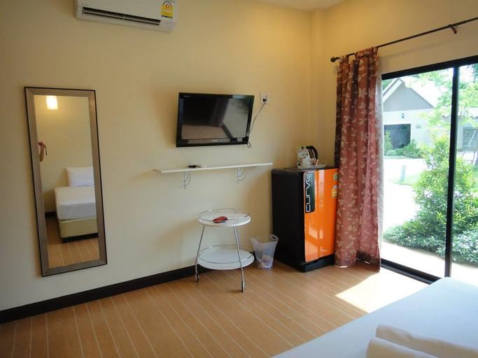 Bedroom 2, Kwankeaw resort, Muang Nakhon Sawan