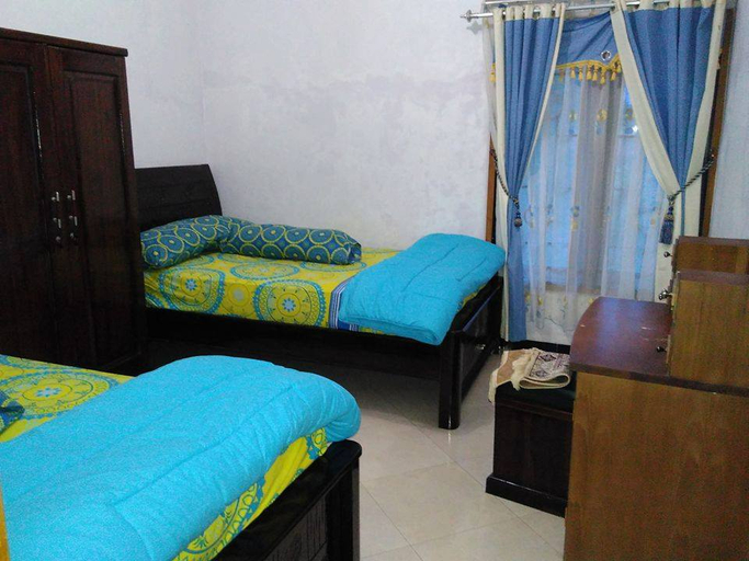 Bedroom, Comfy Room at Honey Guesthouse Syariah, Tegal