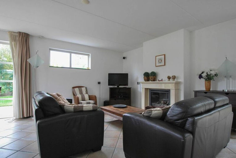 Living room 4, Beachside Dune Villa With Garden, Wûnseradiel