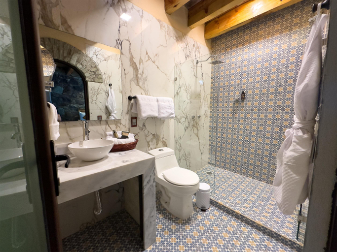 Bathroom 3, Tierra Adentro Hotel Fashion Grill & Spa, Guanajuato