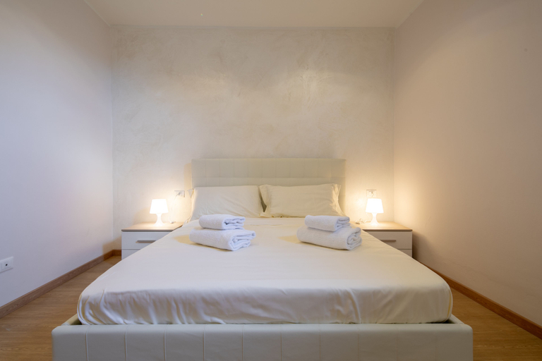 Bedroom 4, Modern Duomo View by Mmega, Florence