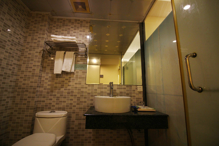 Bathroom 2, Xiawan Fashion Hotel, Zhuhai