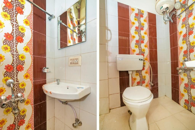 Bathroom 5, Itsy Hotels Shree Comforts, Bangalore