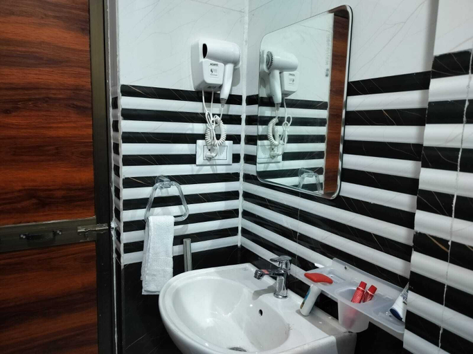 Bathroom, Narayans Residency, Gaya