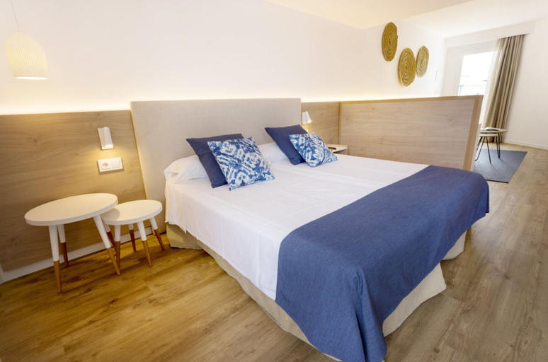 Bedroom 4, Parque Nereida Suites Hotel, Baleares